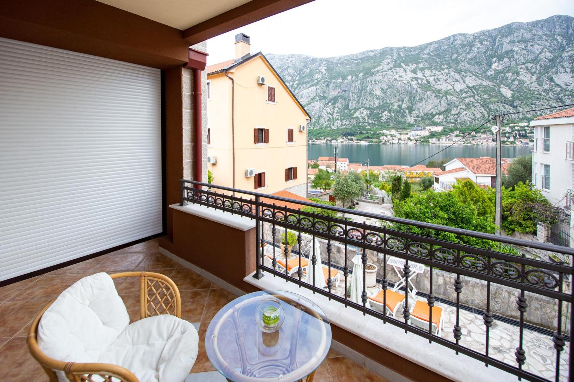 Mejic Apartments Kotor Bagian luar foto