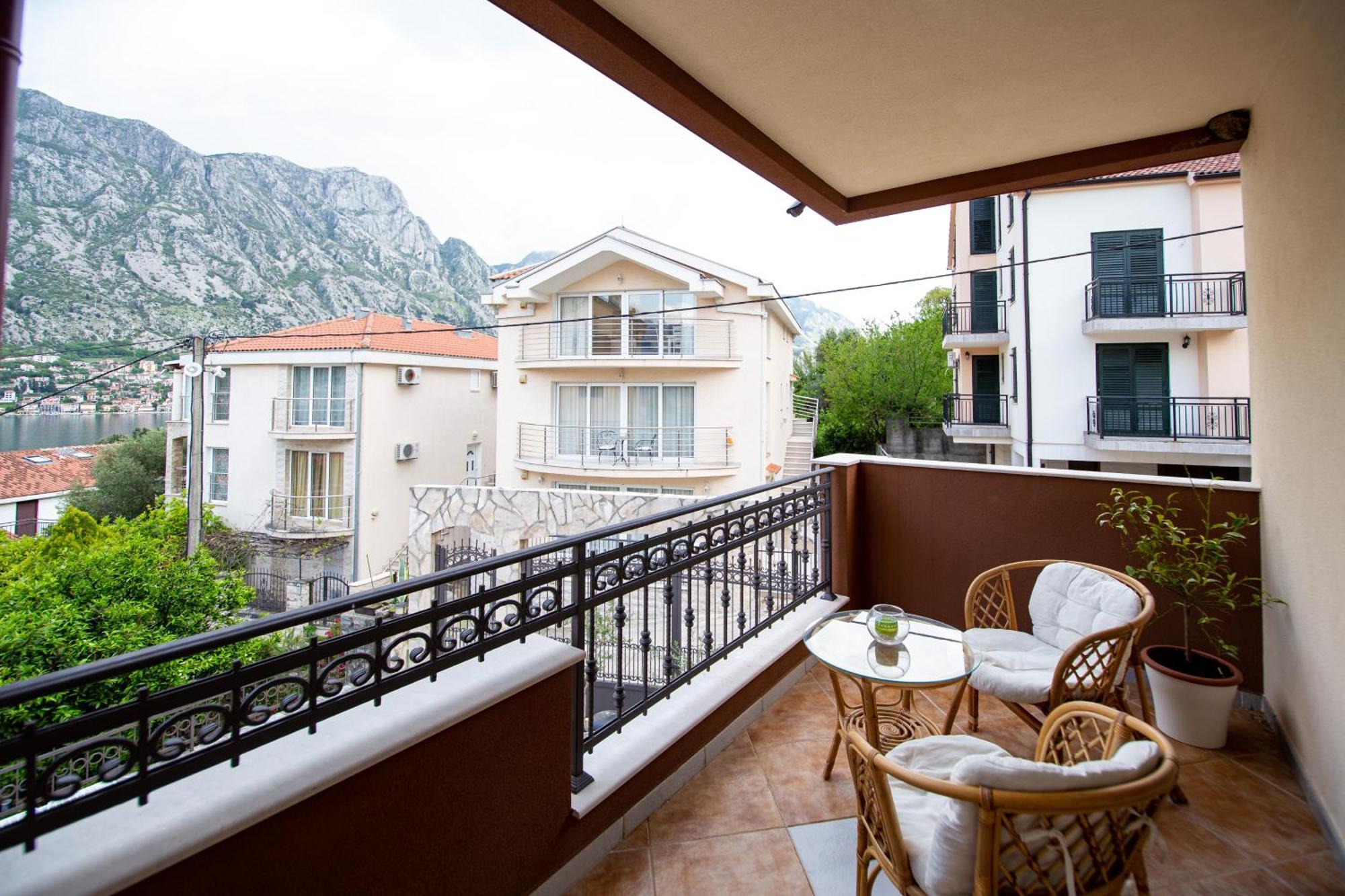 Mejic Apartments Kotor Bagian luar foto